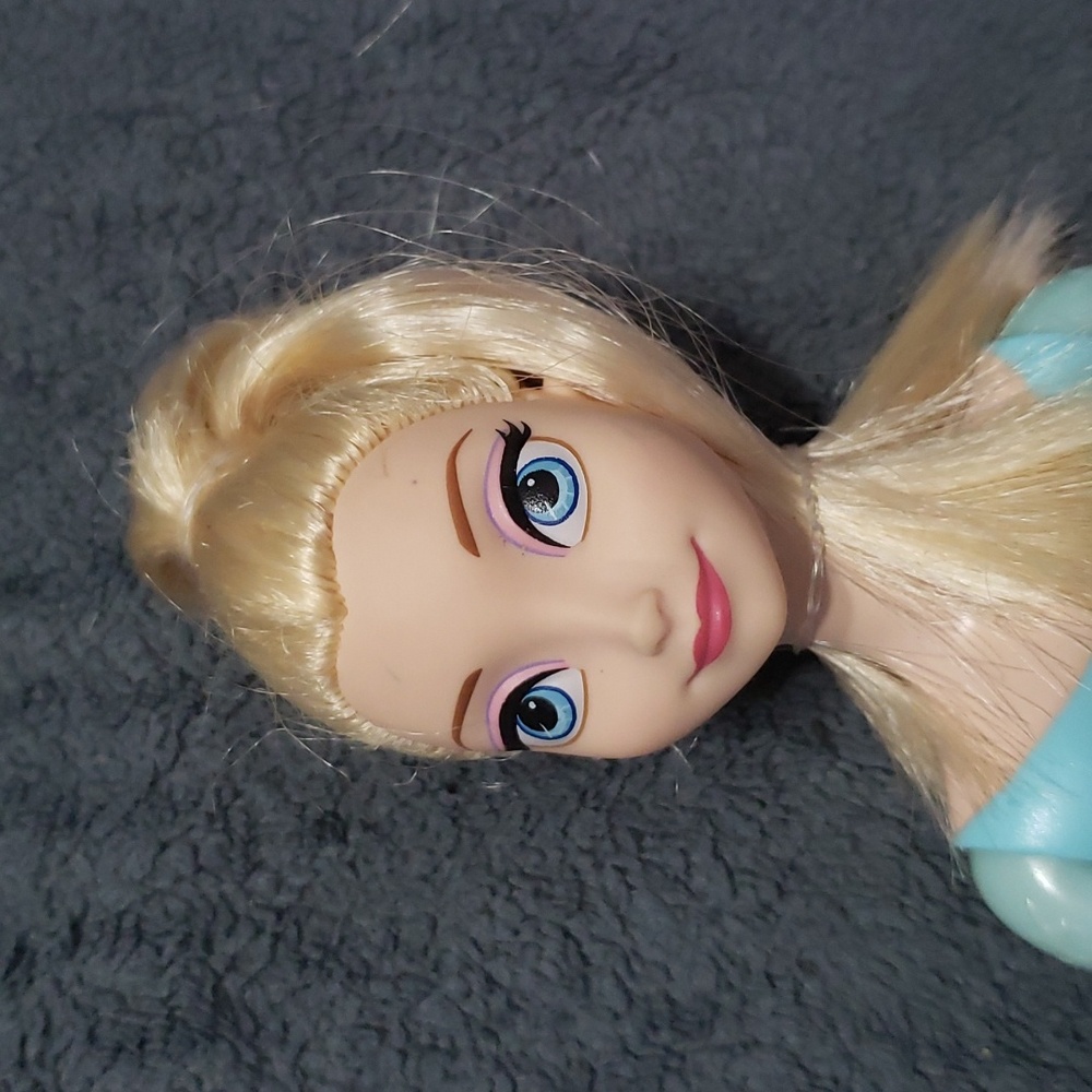 DISNEY DOLL - Picture 2 of 5
